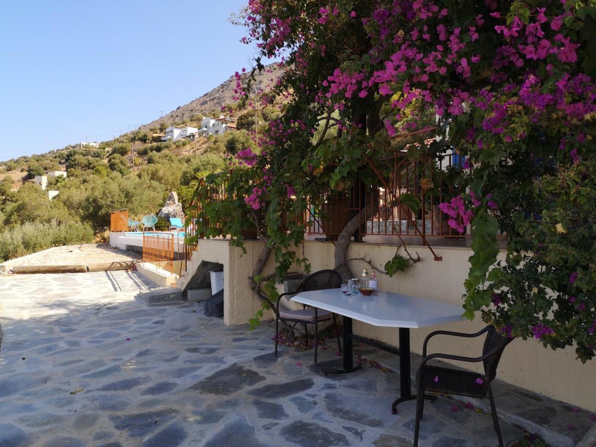 Villa Lir Tholos  외부 사진