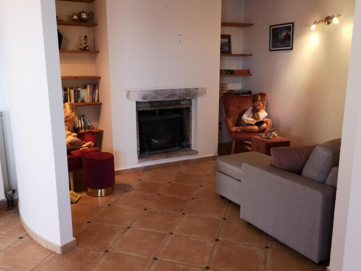 Villa Lir Tholos  외부 사진